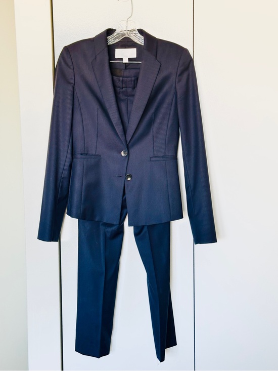 Boss Pants - Boss Collection 100% Virgin Wool Navy Pinstripe 2-piece Pant Suits - Size 0